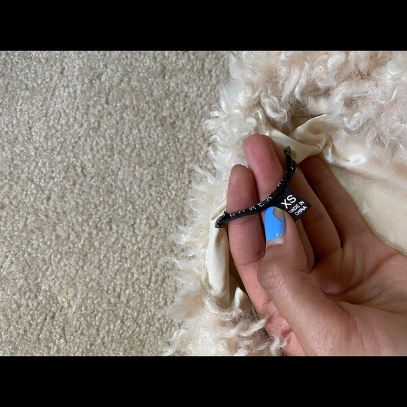 Fuzzy jacket - Picture 3 of 3